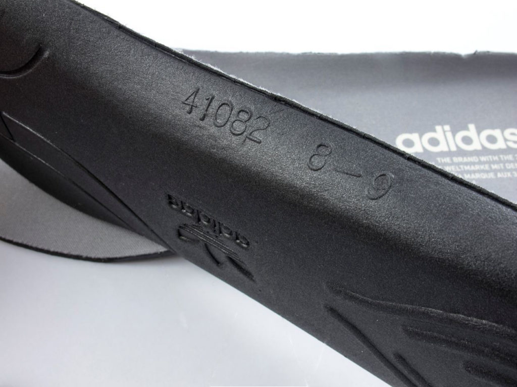 Adidas Tubular сбоку стельки
