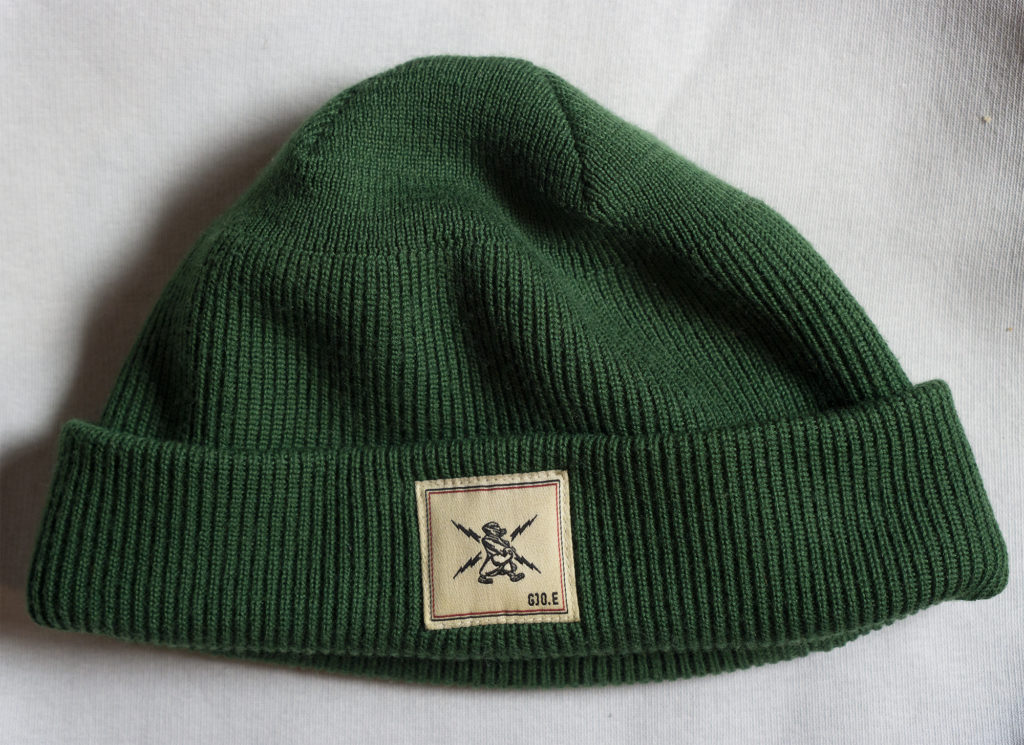 шапка гранж зеленая