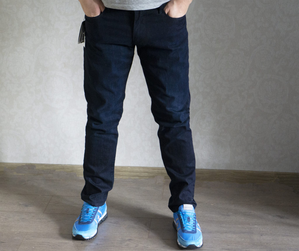 джинсы armani