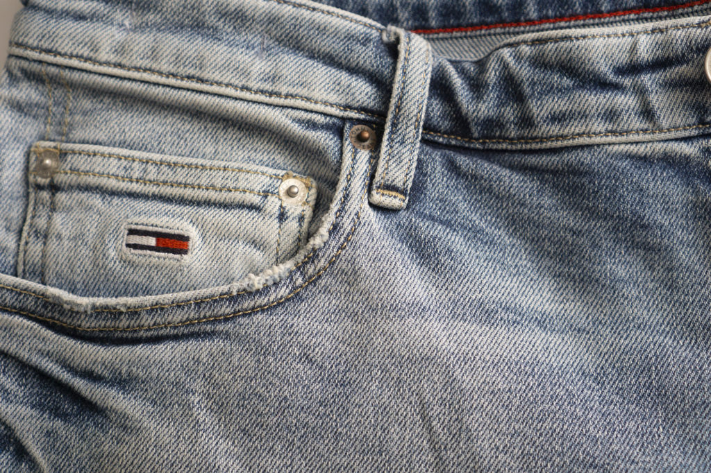 tommy джинсы карман 2