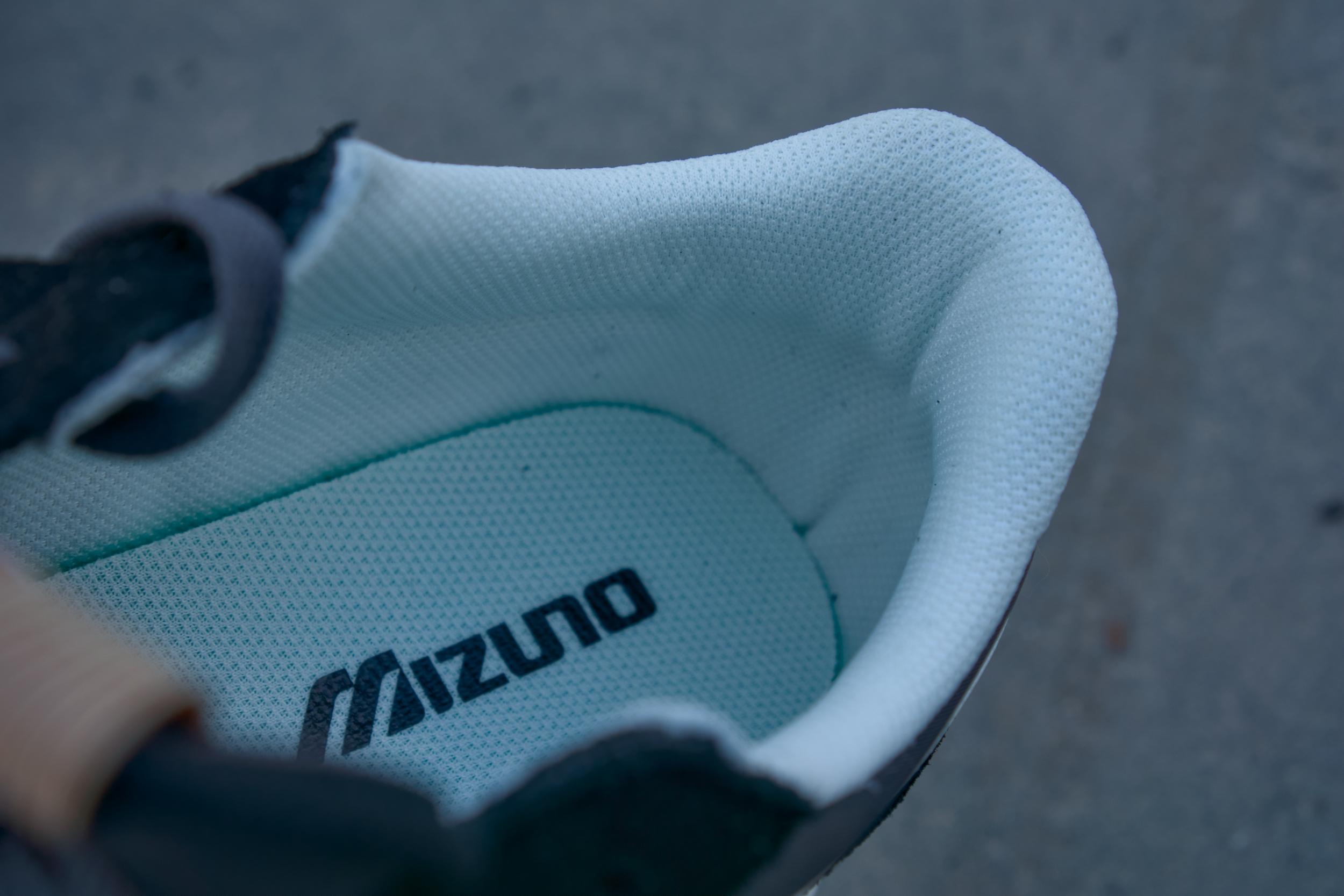 Обзор мужских кроссовок Mizuno RB87 15 mizuno внутри