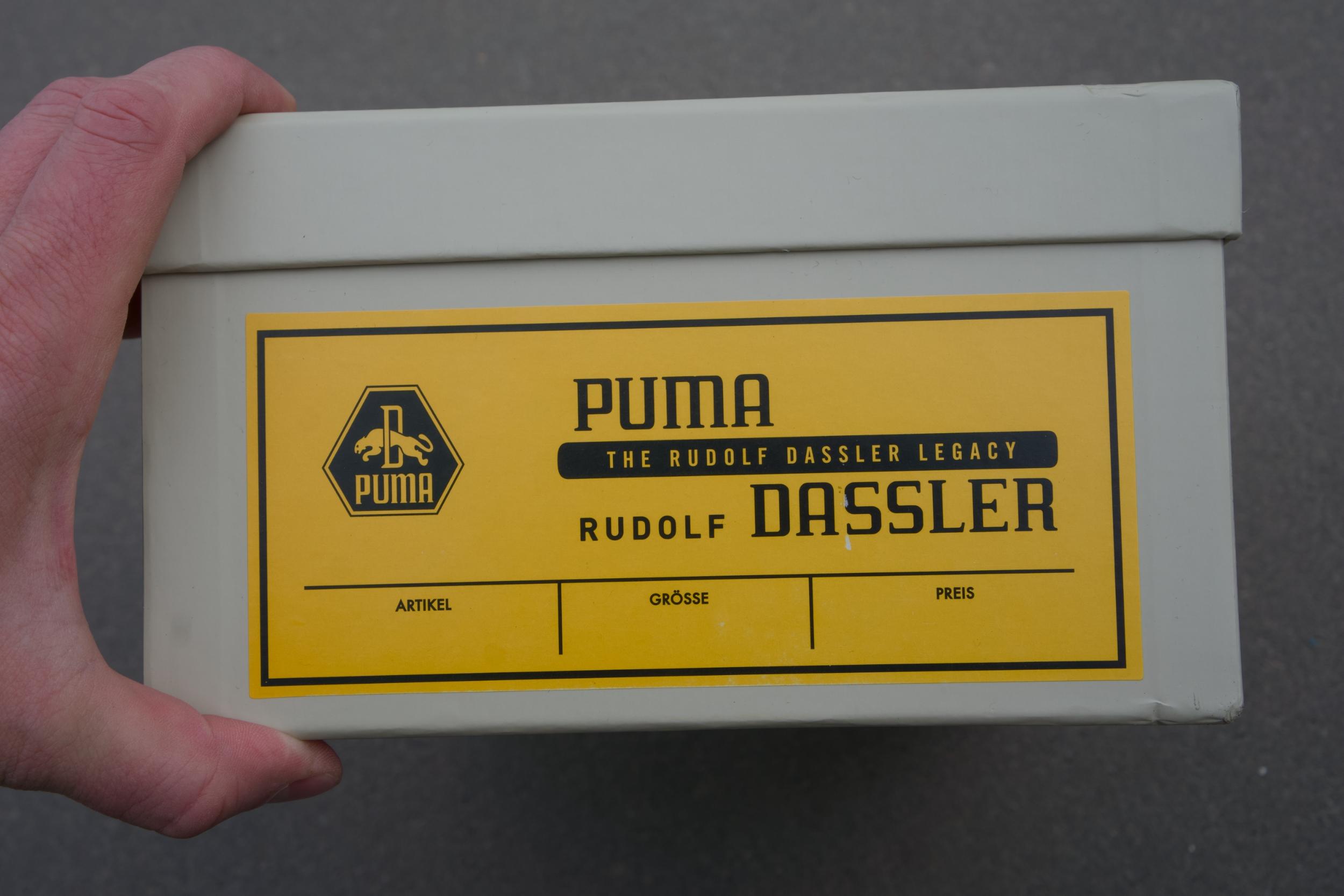 Я не большой поклонник бренда PUMA, но всегда готов оценить четкую модель по достоинству, вне зависимости от бренда. Так что про кроссовки PUMA GV Special The NeverWorn V расскажу с большим удовольствием, поскольку меня зацепил шикарный дизайн, и олдскул, и история модели. Подошва мягчайшая, да и посадка тоже порадовала. Ловите скорее детальный обзор, если все еще сомневаетесь, добавлять ли кроссы в свой гардероб. Лично у меня сомнений уже не осталось. Я не большой поклонник бренда PUMA, но всегда готов оценить четкую модель по достоинству, вне зависимости от бренда. Так что про кроссовки PUMA GV Special The NeverWorn V расскажу с большим удовольствием, поскольку меня зацепил шикарный дизайн, и олдскул, и история модели. Подошва мягчайшая, да и посадка тоже порадовала. Ловите скорее детальный обзор, если все еще сомневаетесь, добавлять ли кроссы в свой гардероб. Лично у меня сомнений уже не осталось.