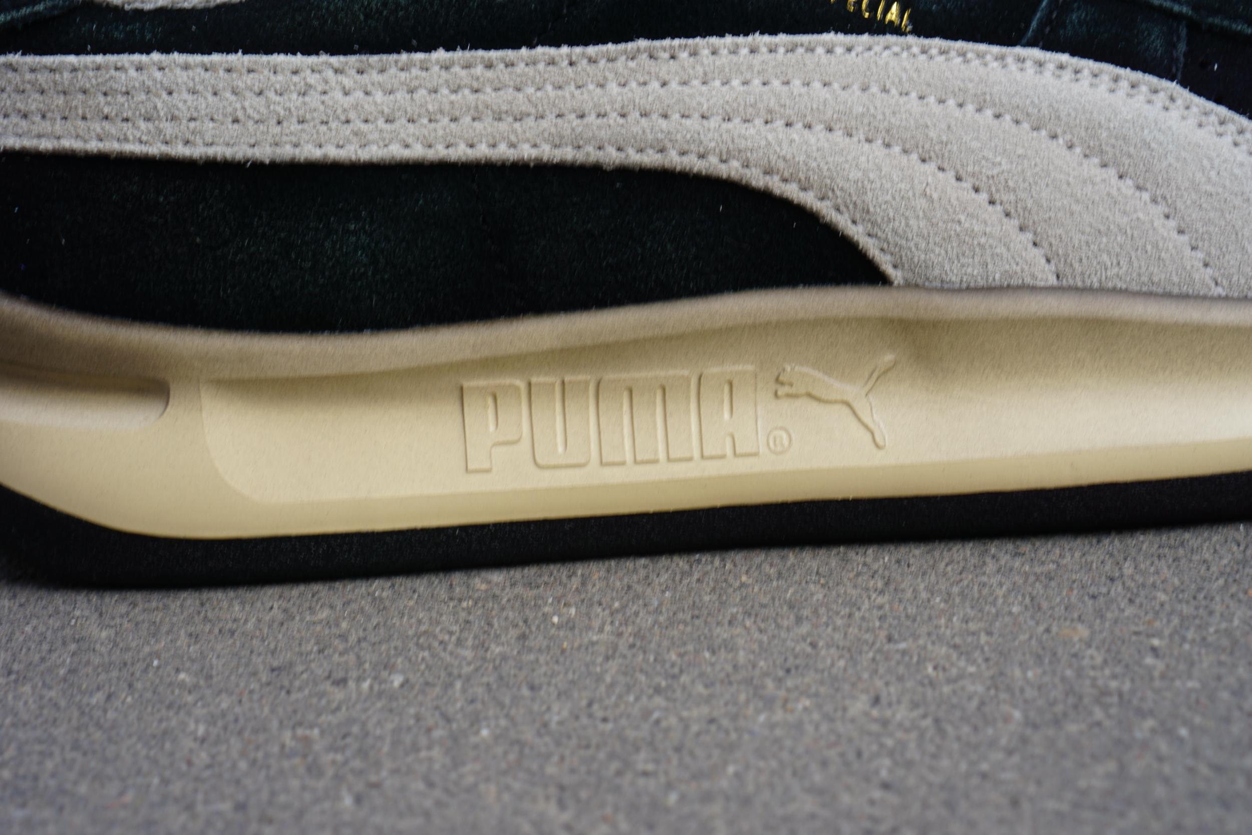 Я не большой поклонник бренда PUMA, но всегда готов оценить четкую модель по достоинству, вне зависимости от бренда. Так что про кроссовки PUMA GV Special The NeverWorn V расскажу с большим удовольствием, поскольку меня зацепил шикарный дизайн, и олдскул, и история модели. Подошва мягчайшая, да и посадка тоже порадовала. Ловите скорее детальный обзор, если все еще сомневаетесь, добавлять ли кроссы в свой гардероб. Лично у меня сомнений уже не осталось. Я не большой поклонник бренда PUMA, но всегда готов оценить четкую модель по достоинству, вне зависимости от бренда. Так что про кроссовки PUMA GV Special The NeverWorn V расскажу с большим удовольствием, поскольку меня зацепил шикарный дизайн, и олдскул, и история модели. Подошва мягчайшая, да и посадка тоже порадовала. Ловите скорее детальный обзор, если все еще сомневаетесь, добавлять ли кроссы в свой гардероб. Лично у меня сомнений уже не осталось.