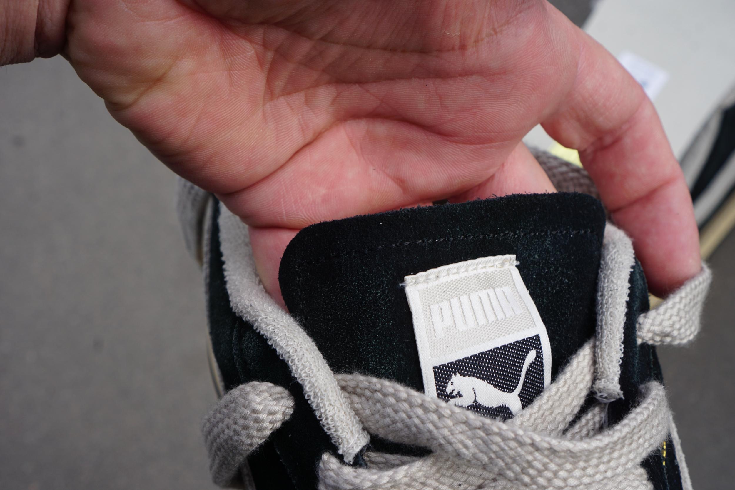 Я не большой поклонник бренда PUMA, но всегда готов оценить четкую модель по достоинству, вне зависимости от бренда. Так что про кроссовки PUMA GV Special The NeverWorn V расскажу с большим удовольствием, поскольку меня зацепил шикарный дизайн, и олдскул, и история модели. Подошва мягчайшая, да и посадка тоже порадовала. Ловите скорее детальный обзор, если все еще сомневаетесь, добавлять ли кроссы в свой гардероб. Лично у меня сомнений уже не осталось. Я не большой поклонник бренда PUMA, но всегда готов оценить четкую модель по достоинству, вне зависимости от бренда. Так что про кроссовки PUMA GV Special The NeverWorn V расскажу с большим удовольствием, поскольку меня зацепил шикарный дизайн, и олдскул, и история модели. Подошва мягчайшая, да и посадка тоже порадовала. Ловите скорее детальный обзор, если все еще сомневаетесь, добавлять ли кроссы в свой гардероб. Лично у меня сомнений уже не осталось.