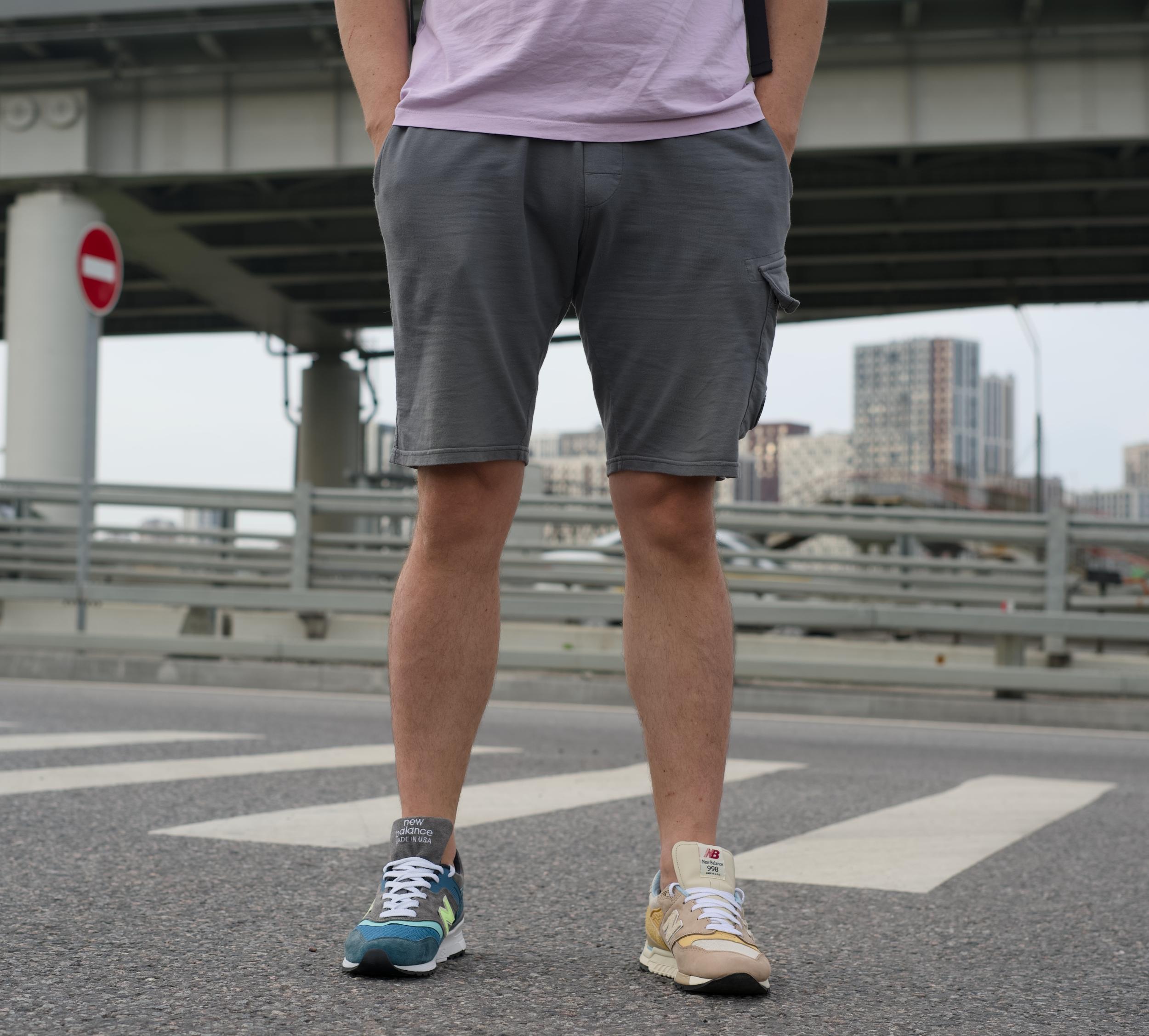Эти две модели — вершина эволюции культовой линейки 990 от New Balance, сочетающей инновации, качество и стиль, который актуально смотрится даже сейчас — спустя десятки лет после своего дебюта. Несмотря на внешнее сходство и общую философию "made in USA", кроссовки имеют принципиальные различия в технологиях, истории и позиционировании. Эти две модели — вершина эволюции культовой линейки 990 от New Balance, сочетающей инновации, качество и стиль, который актуально смотрится даже сейчас — спустя десятки лет после своего дебюта. Несмотря на внешнее сходство и общую философию "made in USA", кроссовки имеют принципиальные различия в технологиях, истории и позиционировании.