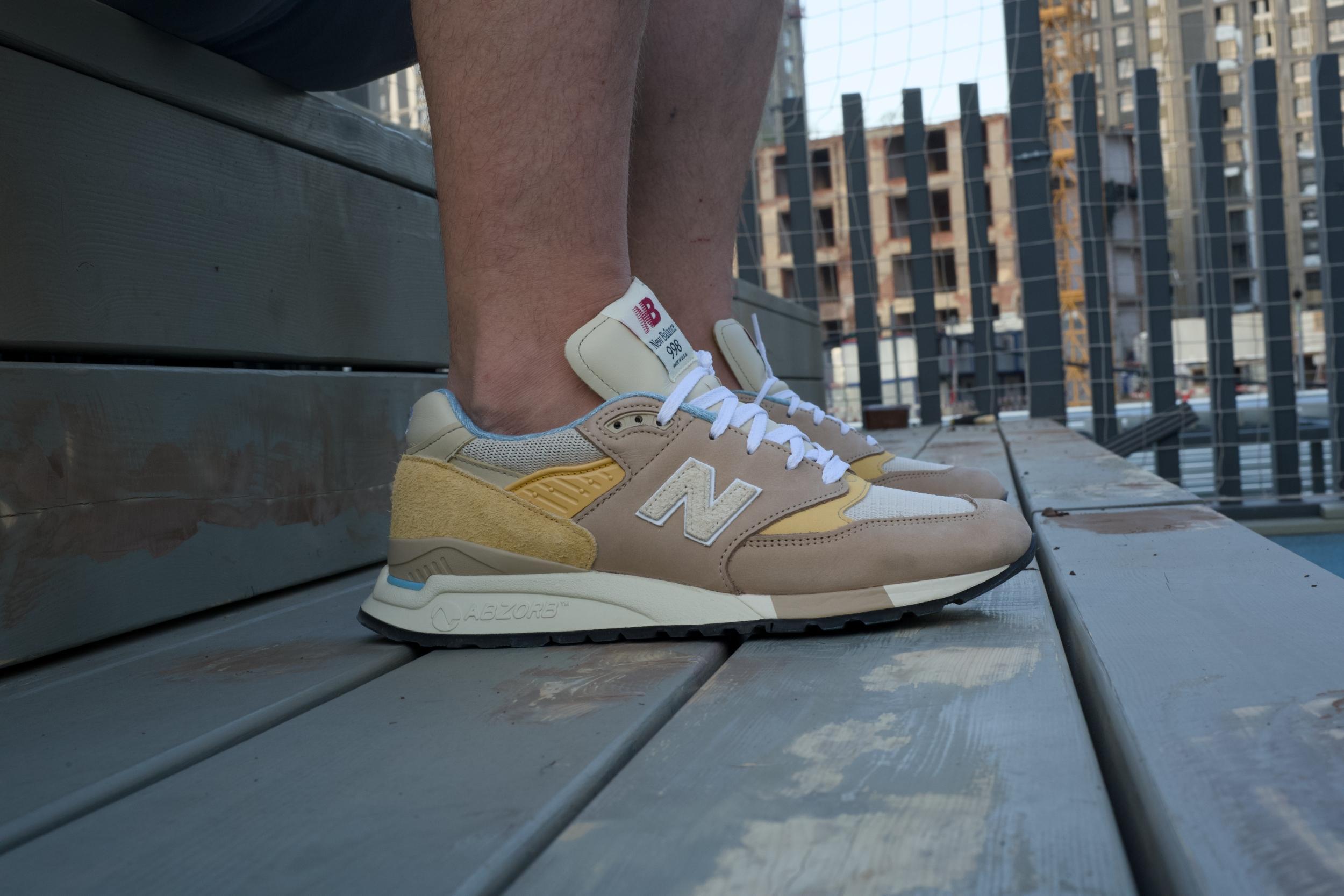 Эти две модели — вершина эволюции культовой линейки 990 от New Balance, сочетающей инновации, качество и стиль, который актуально смотрится даже сейчас — спустя десятки лет после своего дебюта. Несмотря на внешнее сходство и общую философию "made in USA", кроссовки имеют принципиальные различия в технологиях, истории и позиционировании. Эти две модели — вершина эволюции культовой линейки 990 от New Balance, сочетающей инновации, качество и стиль, который актуально смотрится даже сейчас — спустя десятки лет после своего дебюта. Несмотря на внешнее сходство и общую философию "made in USA", кроссовки имеют принципиальные различия в технологиях, истории и позиционировании.