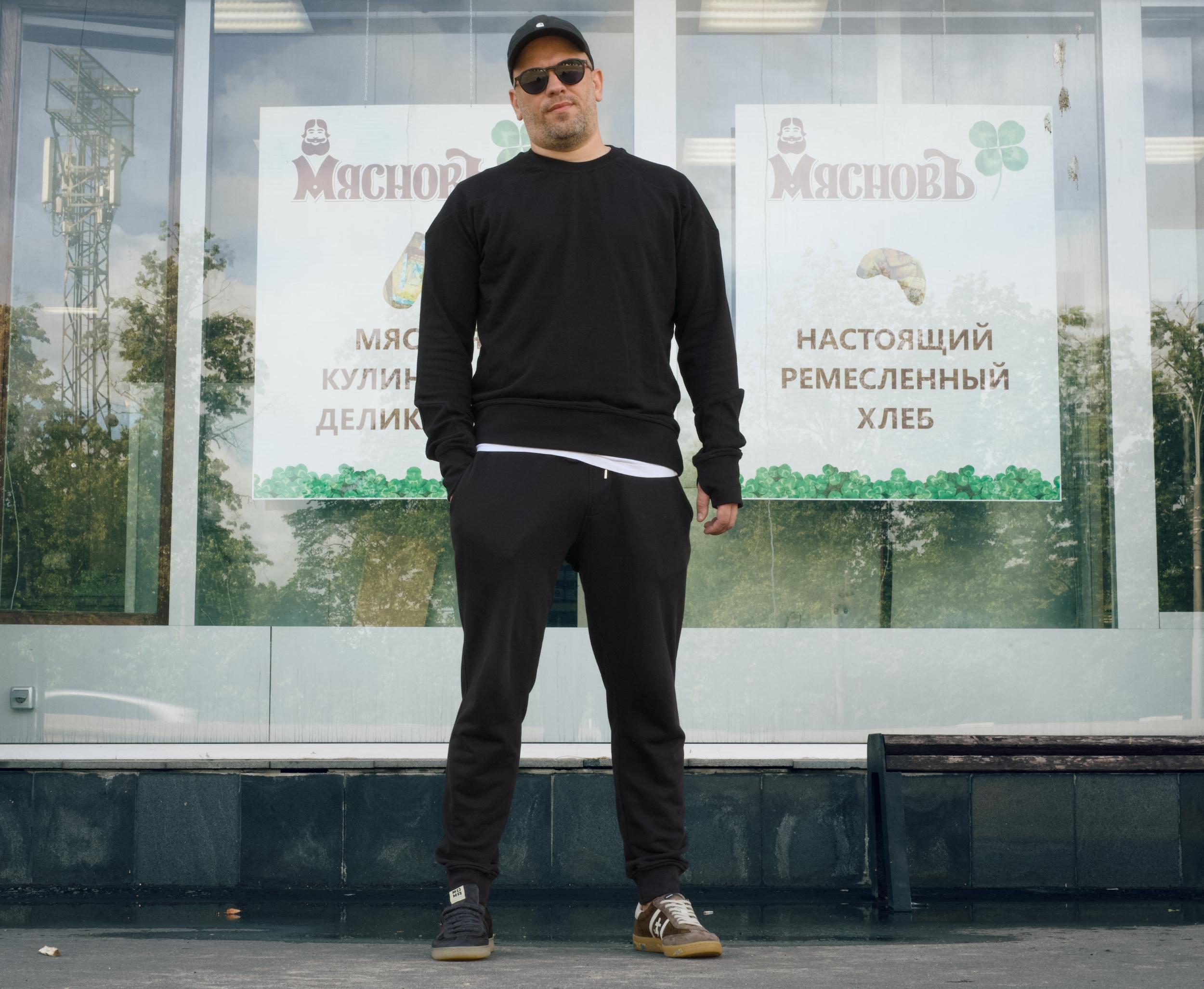 На моих ногах все чаще можно заметить не только Premiata, но и обувь других итальянских брендов того же премиального сегмента. Так что неудивительно, что с моей страстью сравнивать все и вся, мне пришла в голову идея сравнить Premiata и MOMA, а заодно разложить все по полкам для тех, кто так же как и я, любит понимать и разбираться. На моих ногах все чаще можно заметить не только Premiata, но и обувь других итальянских брендов того же премиального сегмента. Так что неудивительно, что с моей страстью сравнивать все и вся, мне пришла в голову идея сравнить Premiata и MOMA, а заодно разложить все по полкам для тех, кто так же как и я, любит понимать и разбираться.
