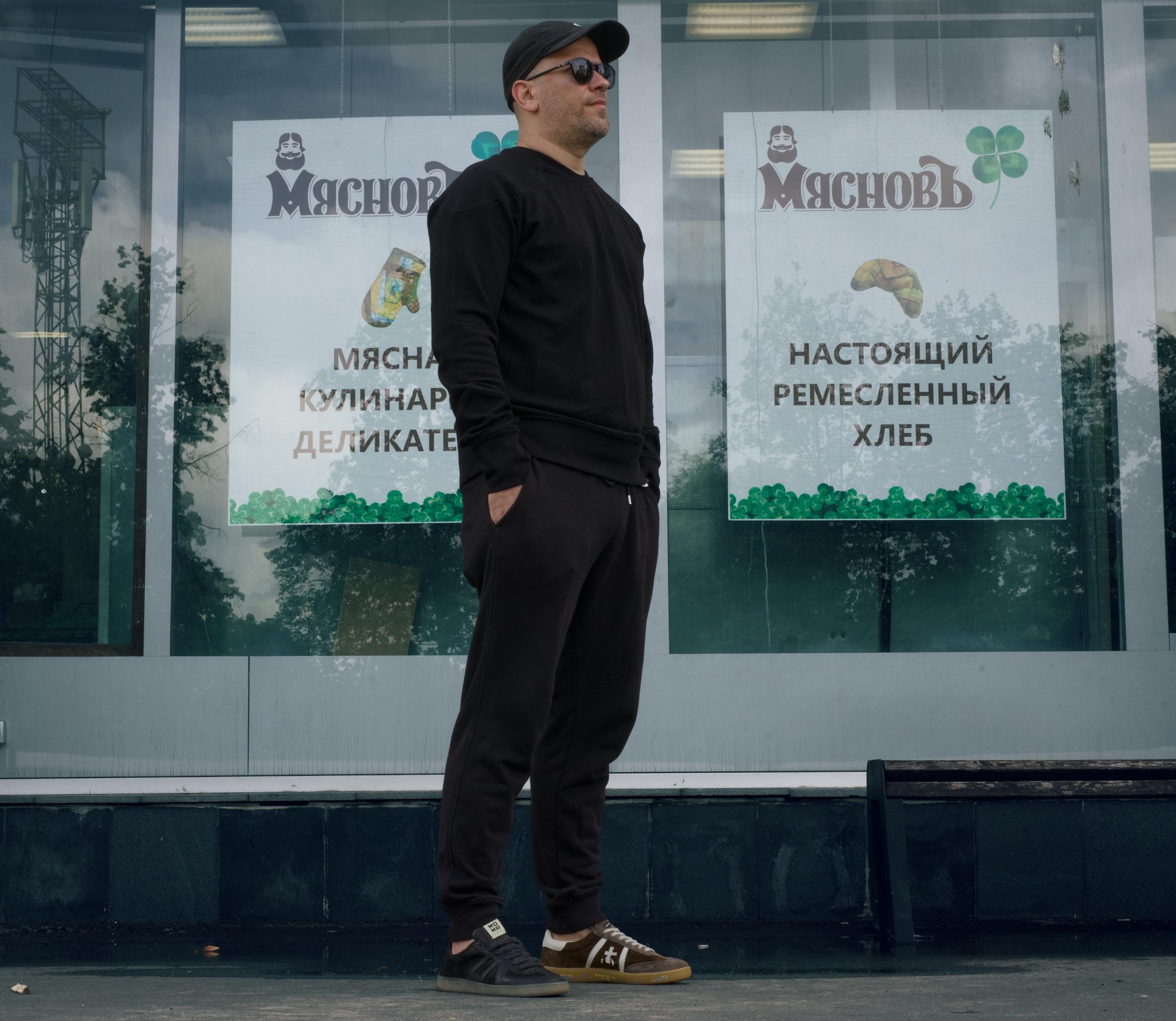 На моих ногах все чаще можно заметить не только Premiata, но и обувь других итальянских брендов того же премиального сегмента. Так что неудивительно, что с моей страстью сравнивать все и вся, мне пришла в голову идея сравнить Premiata и MOMA, а заодно разложить все по полкам для тех, кто так же как и я, любит понимать и разбираться. На моих ногах все чаще можно заметить не только Premiata, но и обувь других итальянских брендов того же премиального сегмента. Так что неудивительно, что с моей страстью сравнивать все и вся, мне пришла в голову идея сравнить Premiata и MOMA, а заодно разложить все по полкам для тех, кто так же как и я, любит понимать и разбираться.