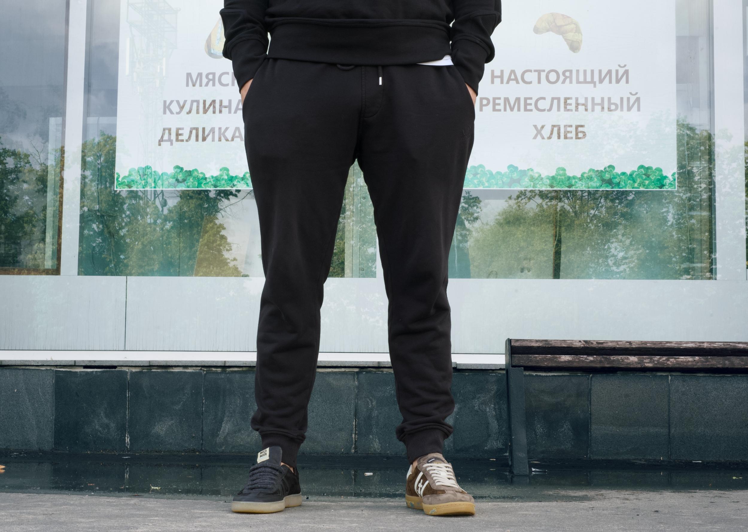 На моих ногах все чаще можно заметить не только Premiata, но и обувь других итальянских брендов того же премиального сегмента. Так что неудивительно, что с моей страстью сравнивать все и вся, мне пришла в голову идея сравнить Premiata и MOMA, а заодно разложить все по полкам для тех, кто так же как и я, любит понимать и разбираться. На моих ногах все чаще можно заметить не только Premiata, но и обувь других итальянских брендов того же премиального сегмента. Так что неудивительно, что с моей страстью сравнивать все и вся, мне пришла в голову идея сравнить Premiata и MOMA, а заодно разложить все по полкам для тех, кто так же как и я, любит понимать и разбираться.