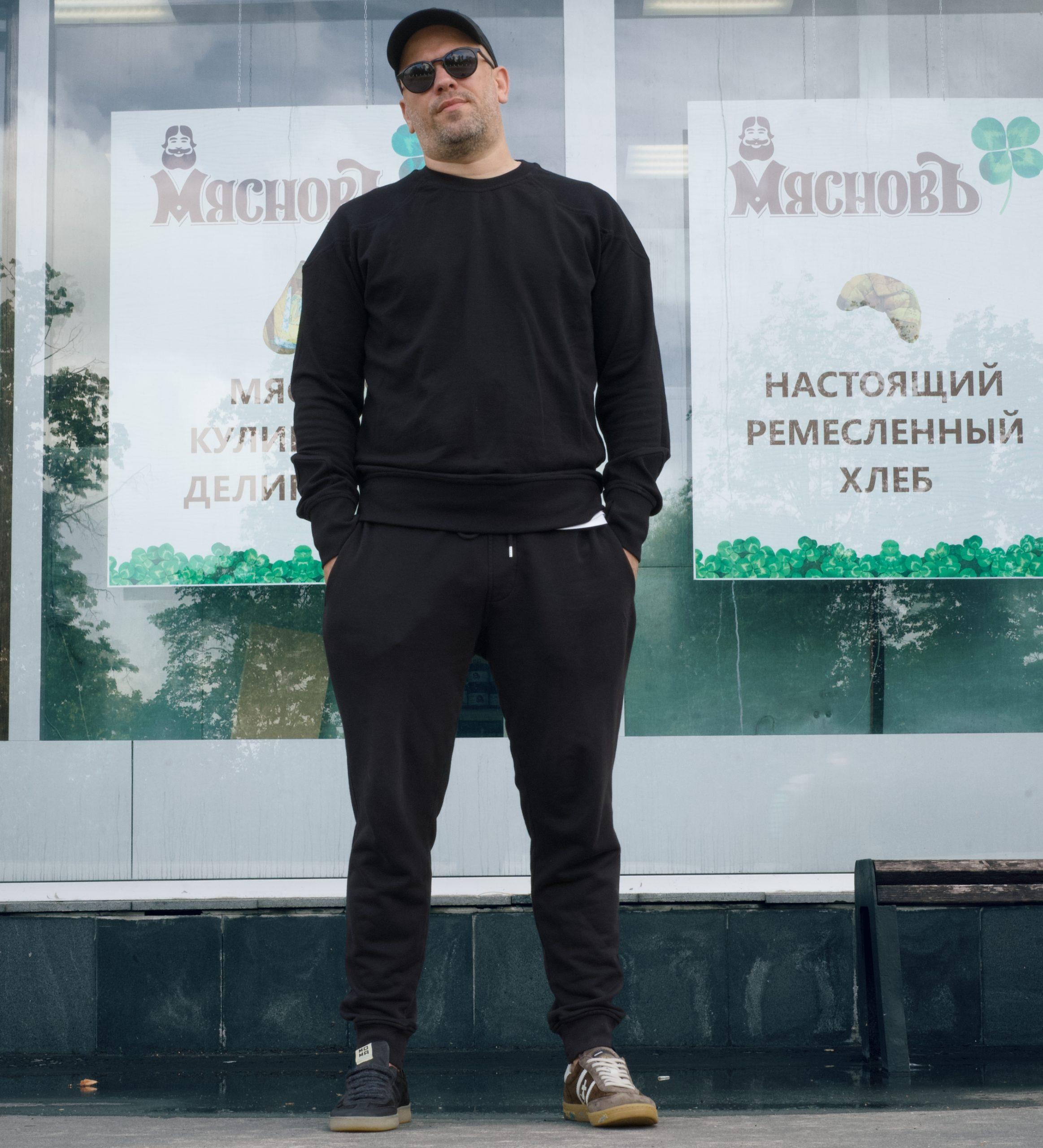 На моих ногах все чаще можно заметить не только Premiata, но и обувь других итальянских брендов того же премиального сегмента. Так что неудивительно, что с моей страстью сравнивать все и вся, мне пришла в голову идея сравнить Premiata и MOMA, а заодно разложить все по полкам для тех, кто так же как и я, любит понимать и разбираться. На моих ногах все чаще можно заметить не только Premiata, но и обувь других итальянских брендов того же премиального сегмента. Так что неудивительно, что с моей страстью сравнивать все и вся, мне пришла в голову идея сравнить Premiata и MOMA, а заодно разложить все по полкам для тех, кто так же как и я, любит понимать и разбираться.