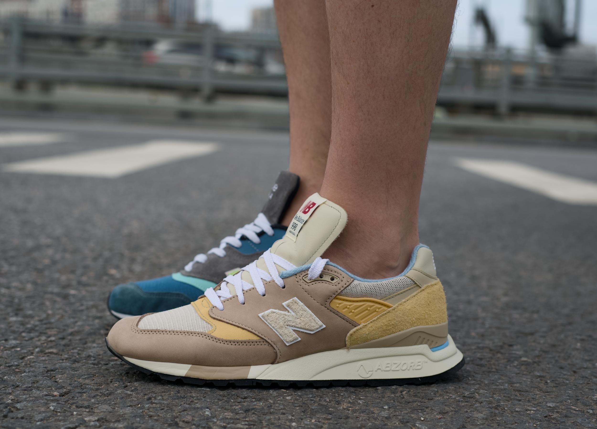 Эти две модели — вершина эволюции культовой линейки 990 от New Balance, сочетающей инновации, качество и стиль, который актуально смотрится даже сейчас — спустя десятки лет после своего дебюта. Несмотря на внешнее сходство и общую философию "made in USA", кроссовки имеют принципиальные различия в технологиях, истории и позиционировании. Эти две модели — вершина эволюции культовой линейки 990 от New Balance, сочетающей инновации, качество и стиль, который актуально смотрится даже сейчас — спустя десятки лет после своего дебюта. Несмотря на внешнее сходство и общую философию "made in USA", кроссовки имеют принципиальные различия в технологиях, истории и позиционировании.