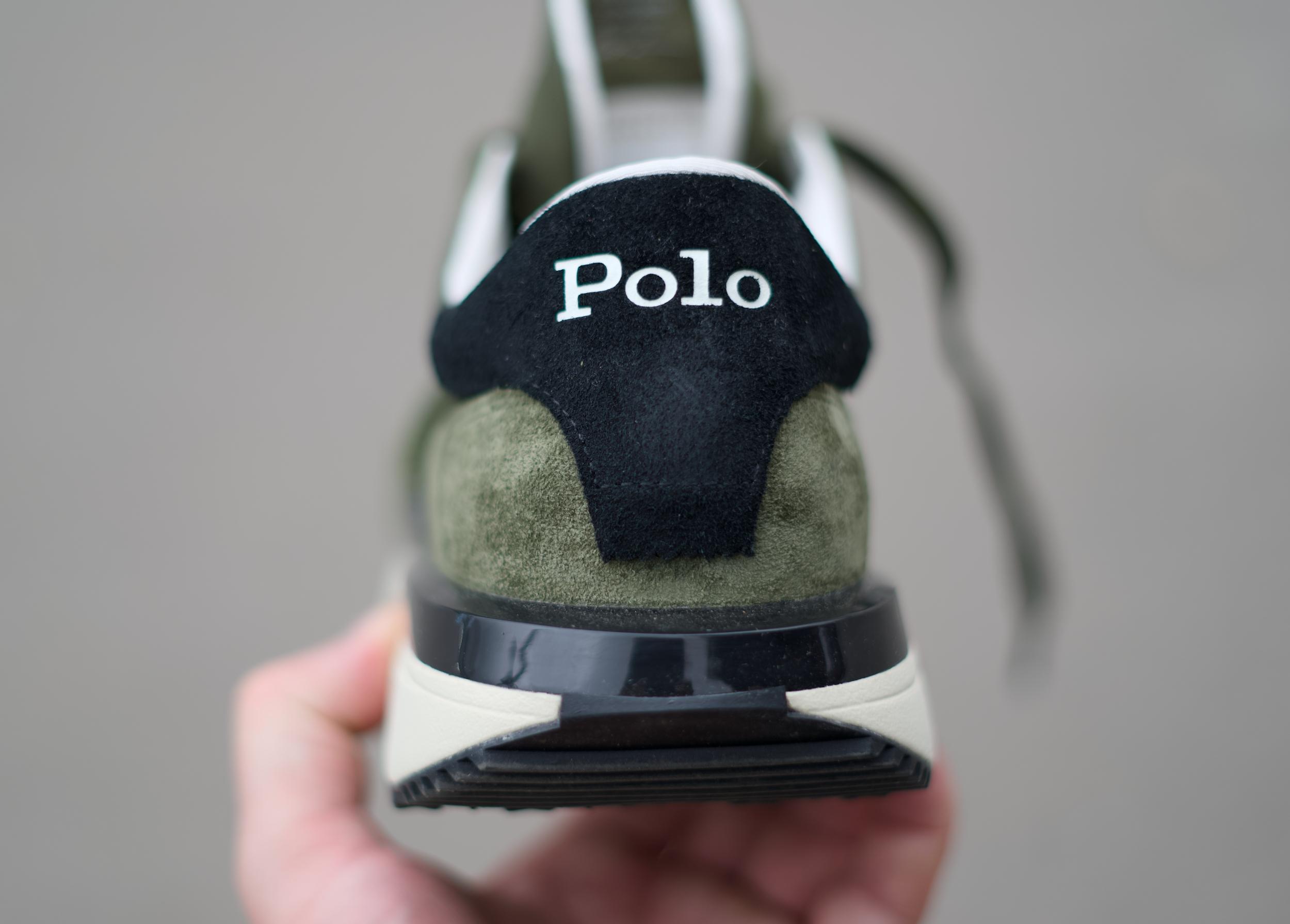 Братва, бренд Polo Ralph Lauren давно в моем сердце, и я, как его фанат, неустанно ношу его творения на протяжении многих лет. Это, вне всяких сомнений, - воплощение незыблемой классики, где элегантность переплетается с повседневной надежностью. Что касается их обуви, то здесь моя осведомленность, увы, оставляет желать лучшего: как-то давно я приобретал пару кед, но воспоминания о том, как они вели себя в эксплуатации, рассеялись и обнулились. Братва, бренд Polo Ralph Lauren давно в моем сердце, и я, как его фанат, неустанно ношу его творения на протяжении многих лет. Это, вне всяких сомнений, - воплощение незыблемой классики, где элегантность переплетается с повседневной надежностью. Что касается их обуви, то здесь моя осведомленность, увы, оставляет желать лучшего: как-то давно я приобретал пару кед, но воспоминания о том, как они вели себя в эксплуатации, рассеялись и обнулились.