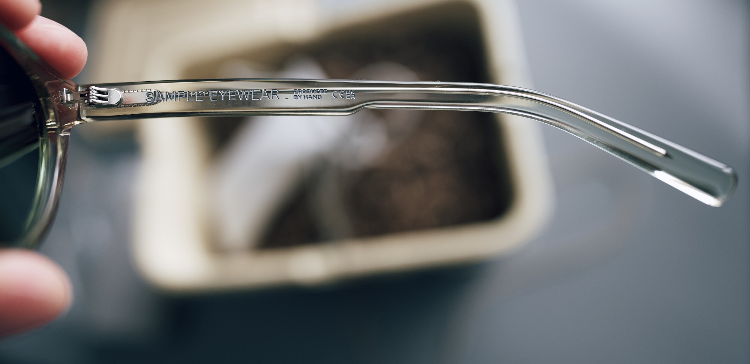 Братва, вы все прекрасно знаете мои легендарные очки Monokel Eyewear. Они засветились буквально в каждом моём обзоре. Это были не просто очки, это была часть моей личности и истории, легенда, кот Базилио. Братва, вы все прекрасно знаете мои легендарные очки Monokel Eyewear. Они засветились буквально в каждом моём обзоре. Это были не просто очки, это была часть моей личности и истории, легенда, кот Базилио.
