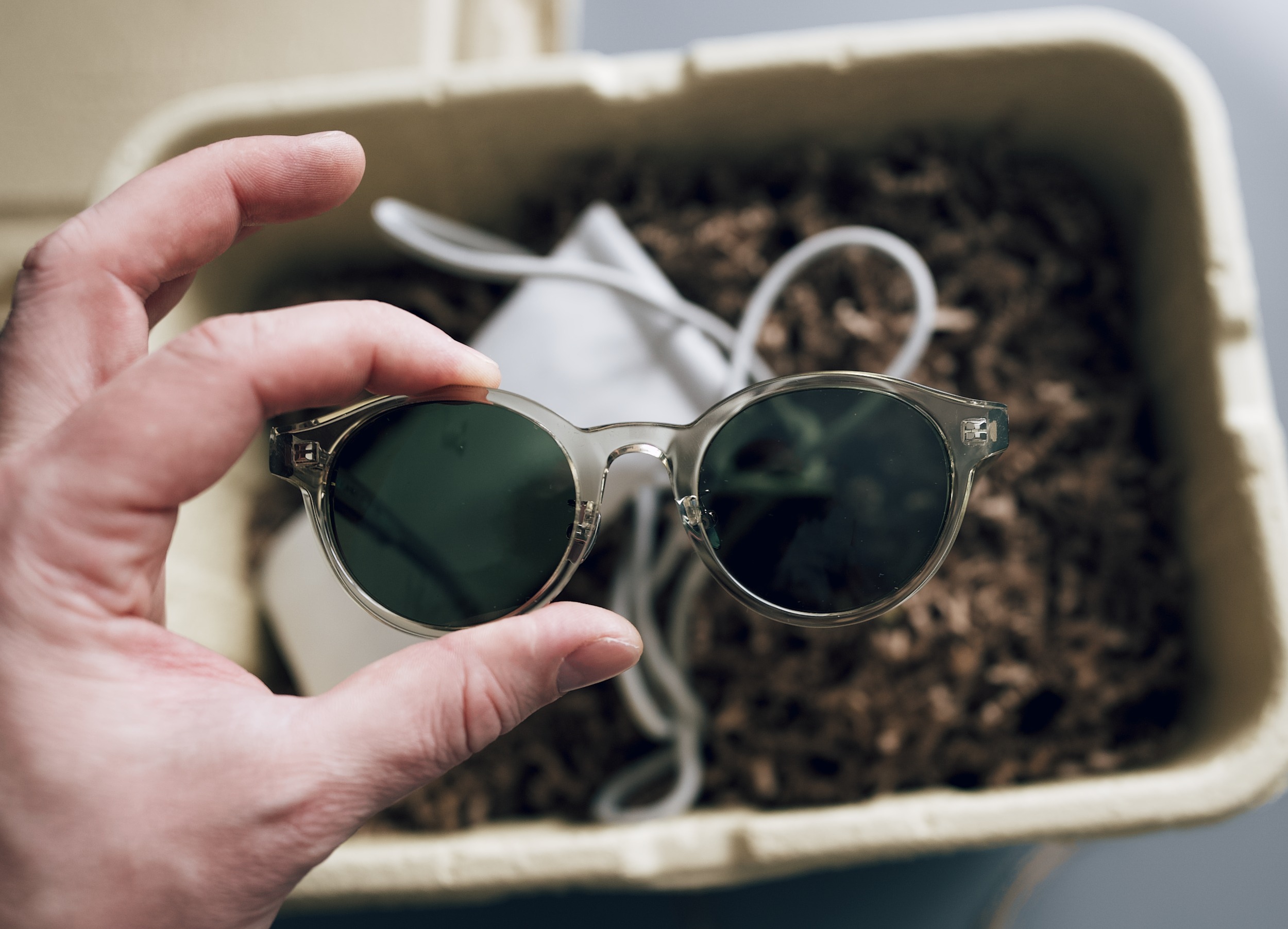 Братва, вы все прекрасно знаете мои легендарные очки Monokel Eyewear. Они засветились буквально в каждом моём обзоре. Это были не просто очки, это была часть моей личности и истории, легенда, кот Базилио.