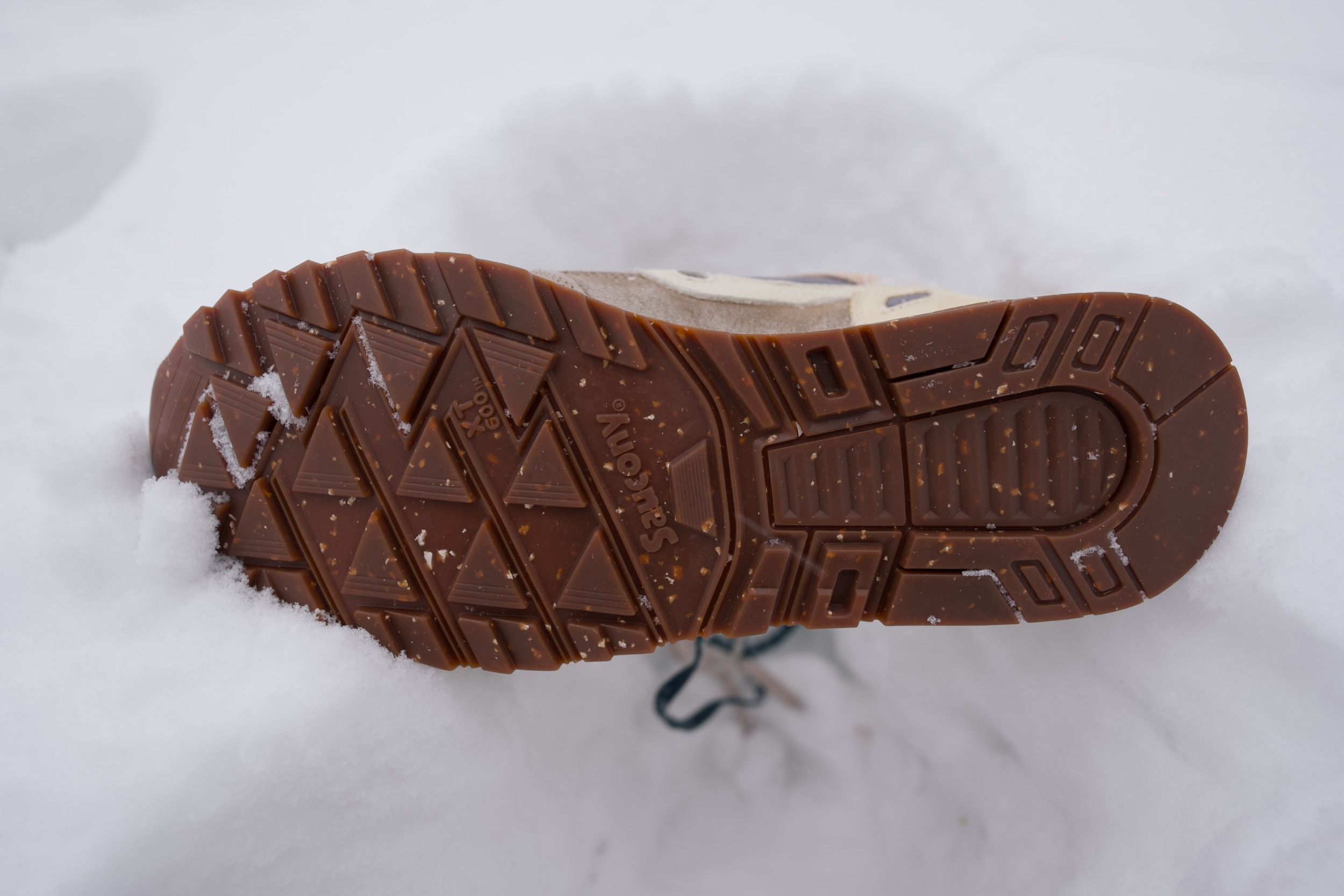 Saucony преследует меня уже много лет, и это у нас взаимно. Shadow 5000, 6000 и Jazz мои вечные фавориты, про которые я уже делал не один обзор. Для тех, кто пропустил, ссылки тут).
В коллекции у меня уже приличное количество расцветок этих моделей. Нет, до Сергея Ветрова - главного сникерхэда Saucony на планете мне, конечно, далеко. Saucony преследует меня уже много лет, и это у нас взаимно. Shadow 5000, 6000 и Jazz мои вечные фавориты, про которые я уже делал не один обзор. Для тех, кто пропустил, ссылки тут).
В коллекции у меня уже приличное количество расцветок этих моделей. Нет, до Сергея Ветрова - главного сникерхэда Saucony на планете мне, конечно, далеко.