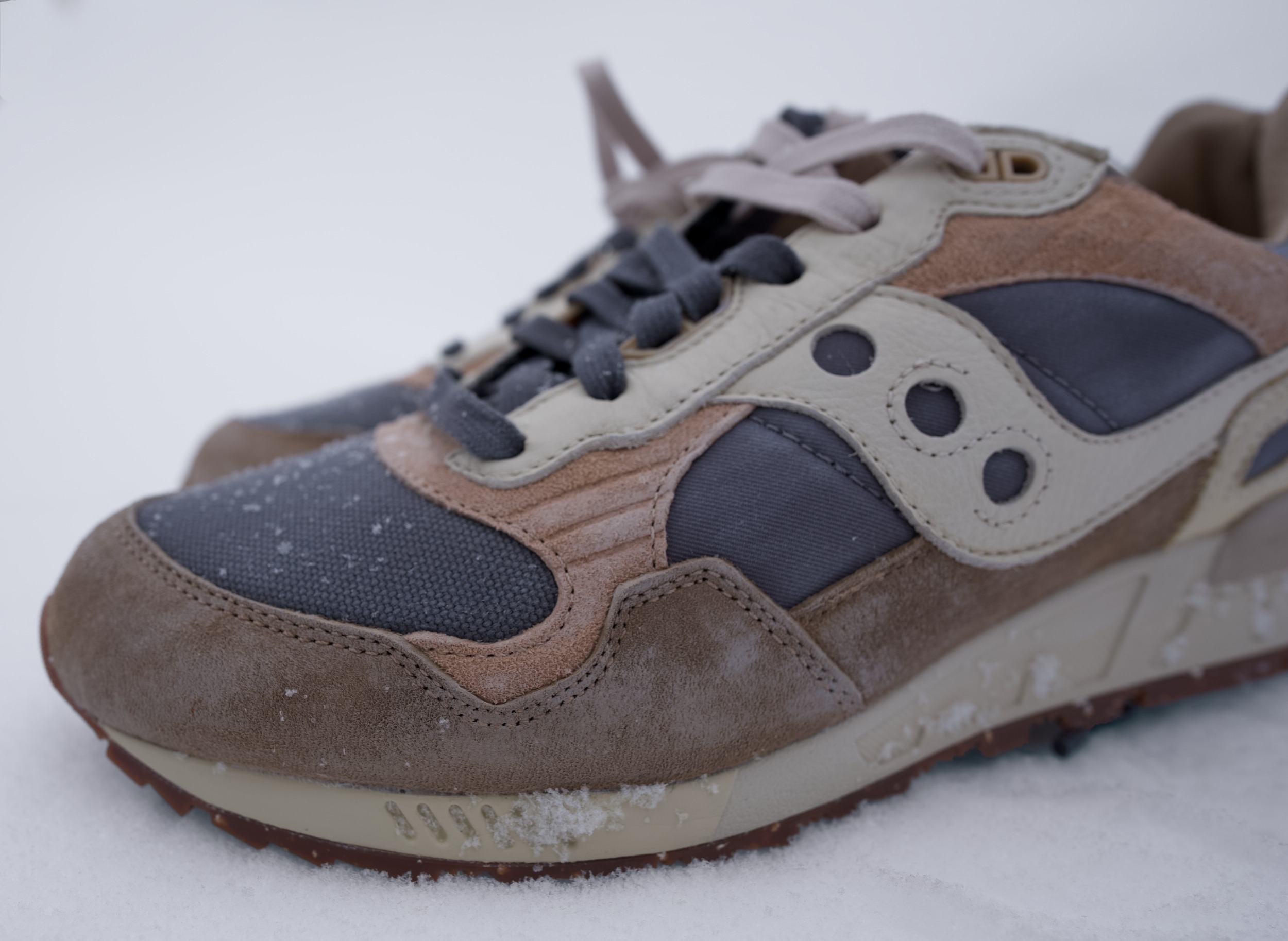 Saucony преследует меня уже много лет, и это у нас взаимно. Shadow 5000, 6000 и Jazz мои вечные фавориты, про которые я уже делал не один обзор. Для тех, кто пропустил, ссылки тут).
В коллекции у меня уже приличное количество расцветок этих моделей. Нет, до Сергея Ветрова - главного сникерхэда Saucony на планете мне, конечно, далеко. Saucony преследует меня уже много лет, и это у нас взаимно. Shadow 5000, 6000 и Jazz мои вечные фавориты, про которые я уже делал не один обзор. Для тех, кто пропустил, ссылки тут).
В коллекции у меня уже приличное количество расцветок этих моделей. Нет, до Сергея Ветрова - главного сникерхэда Saucony на планете мне, конечно, далеко.