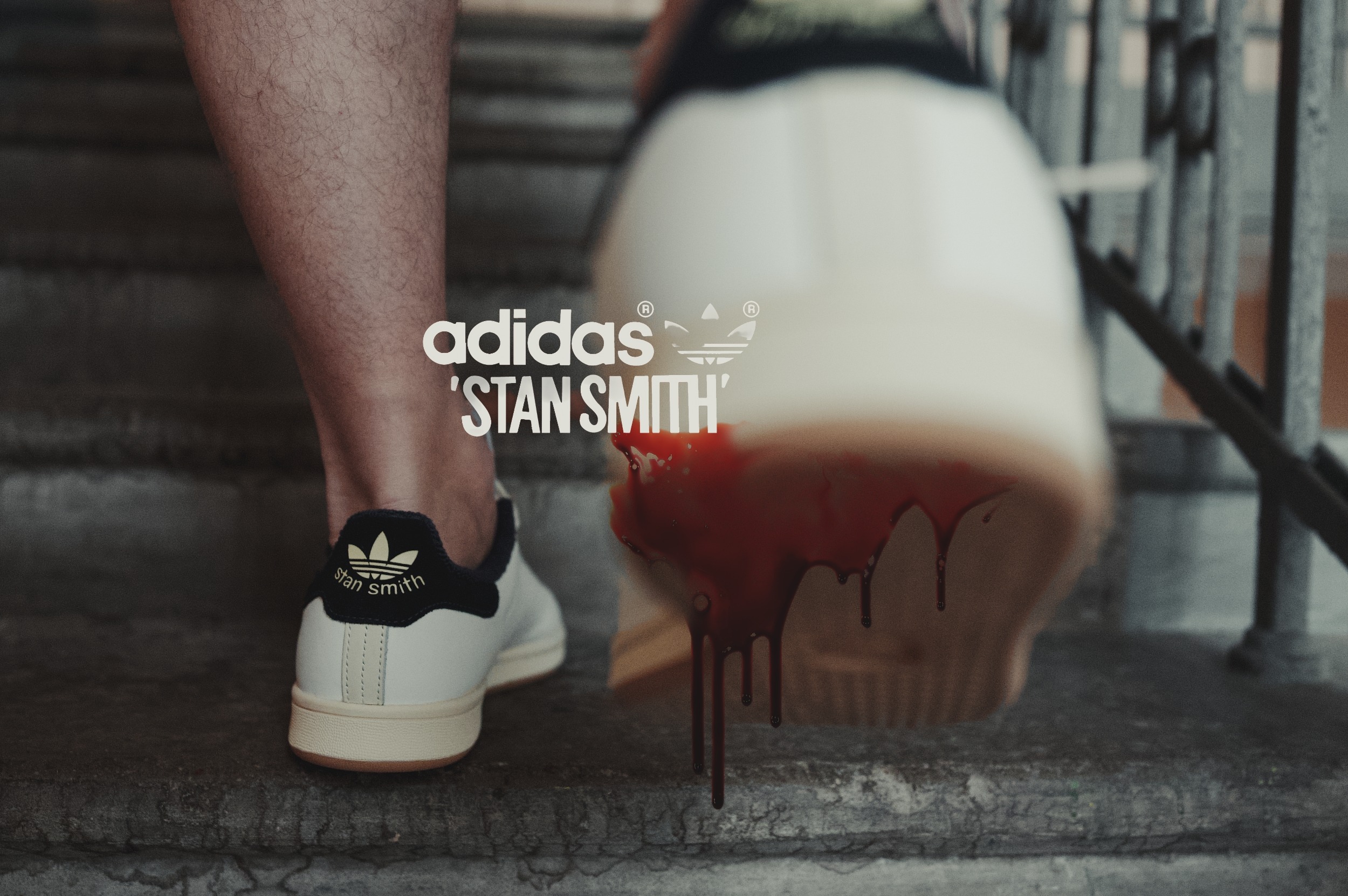 Братва, давно хотел накатать небольшой обзор на adidas Stan Smith. Казалось бы, ну что тут писать: белые кеды, которые знают все. Но версий у этой модели развелось столько, что впору отдельную энциклопедию издавать. Так что давайте разберёмся, что к чему.