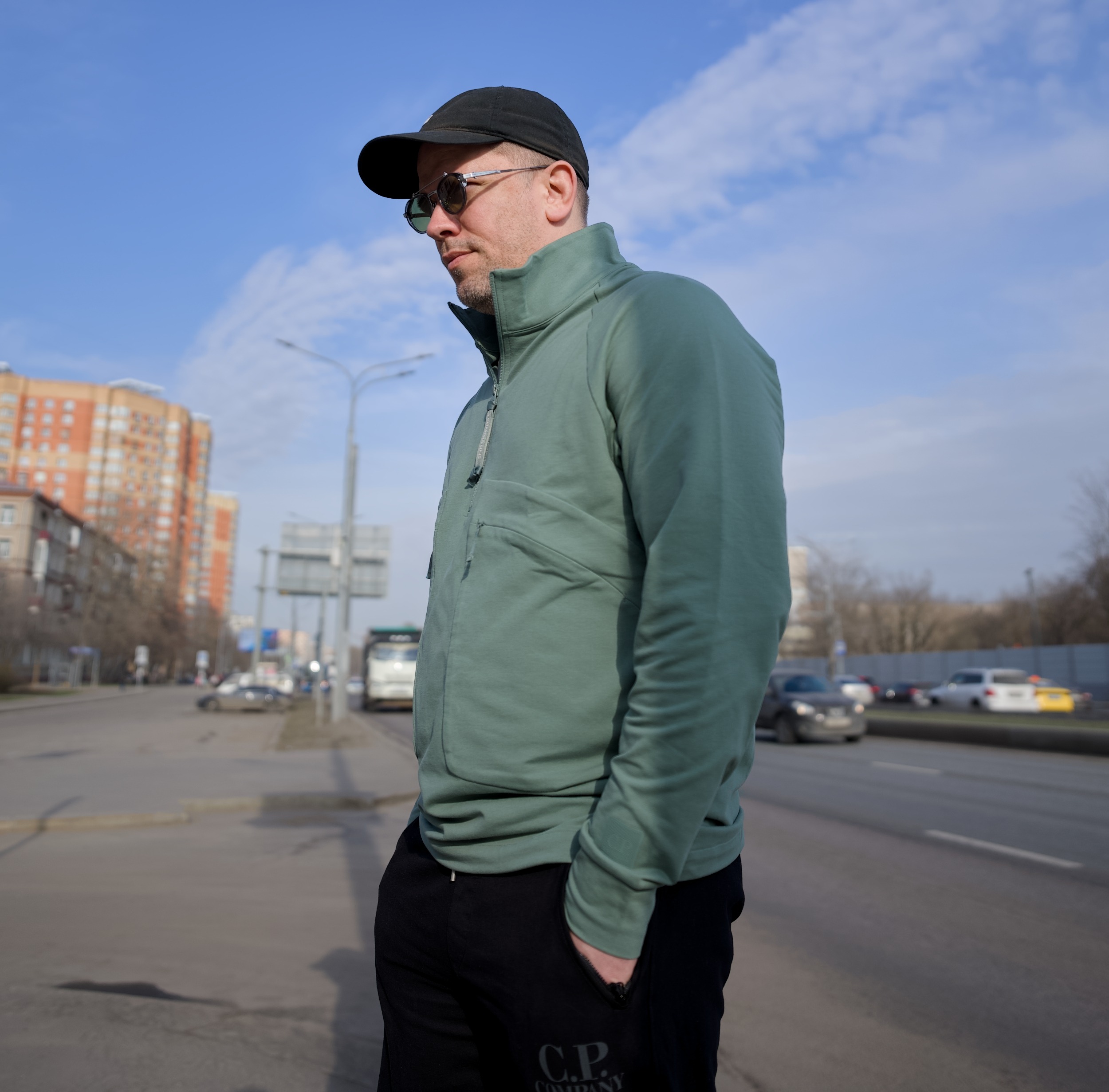 Братва, серия Metropolis C.P. Company это - урбанистическая линейка, вдохновленная городским стилем и милитари-эстетикой. Фокус линейки на функциональности и прочных материалах - идеально для городской среды с ее активным движем. Давно хотел разобрать толстовку C.P. Company Metropolis Hoodie из линейки Metropolis, и вот момент настал: её можно урвать с очень хорошей скидкой! Братва, серия Metropolis C.P. Company это - урбанистическая линейка, вдохновленная городским стилем и милитари-эстетикой. Фокус линейки на функциональности и прочных материалах - идеально для городской среды с ее активным движем. Давно хотел разобрать толстовку C.P. Company Metropolis Hoodie из линейки Metropolis, и вот момент настал: её можно урвать с очень хорошей скидкой!