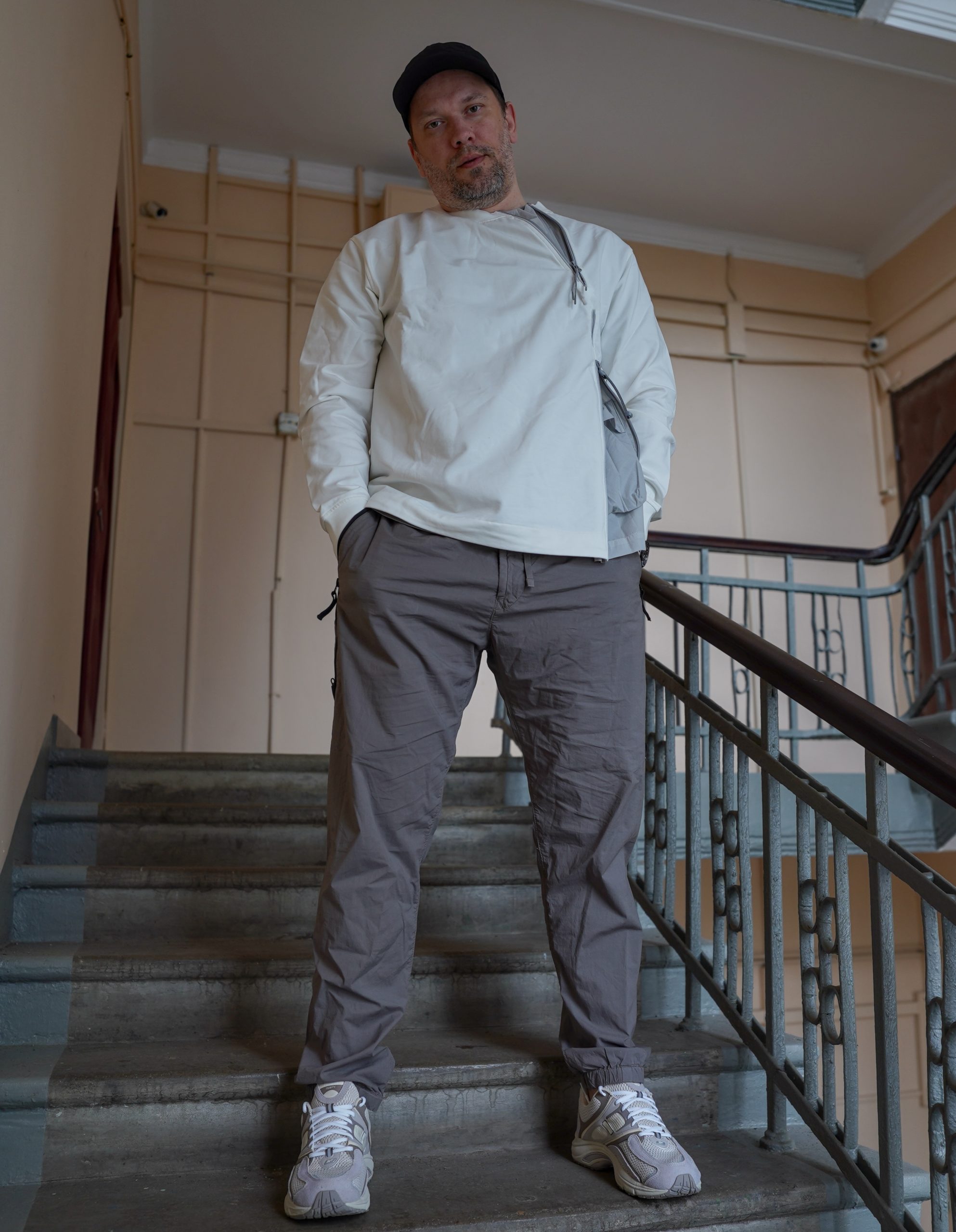 Изучил архитектуру силуэта Reebok Premier Trinity. Дизайн бьёт в нужные точки, поэтому модель отправляется в мою коллекцию.
Силуэт Reebok Premier Trinity - архитектурная реинтерпретация бегового наследия Premier Running Series образца 2006 года. К архитектурному дизайну добавлен инженерный подход, направленный на достижение баланса между сложной структурной эстетикой и утилитарной функцией. Изучил архитектуру силуэта Reebok Premier Trinity. Дизайн бьёт в нужные точки, поэтому модель отправляется в мою коллекцию.
Силуэт Reebok Premier Trinity - архитектурная реинтерпретация бегового наследия Premier Running Series образца 2006 года. К архитектурному дизайну добавлен инженерный подход, направленный на достижение баланса между сложной структурной эстетикой и утилитарной функцией.