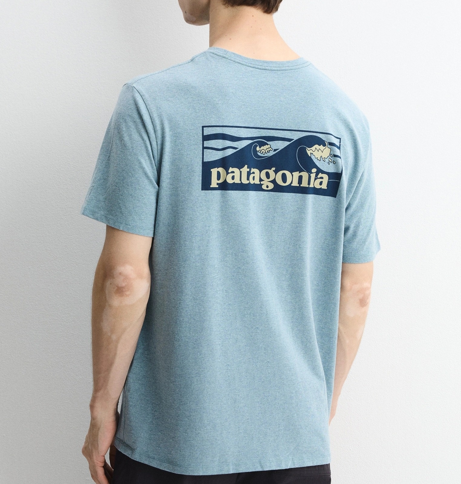 Всегда питал слабость к бренду Patagonia. Как правило, я покупаю их вещи выборочно и не столько для суровых походов, сколько для городских джунглей. Хотя, будем честны: иногда городские условия оказываются таким хардкором, что горы и леса покажутся легкой прогулкой. Всегда питал слабость к бренду Patagonia. Как правило, я покупаю их вещи выборочно и не столько для суровых походов, сколько для городских джунглей. Хотя, будем честны: иногда городские условия оказываются таким хардкором, что горы и леса покажутся легкой прогулкой.