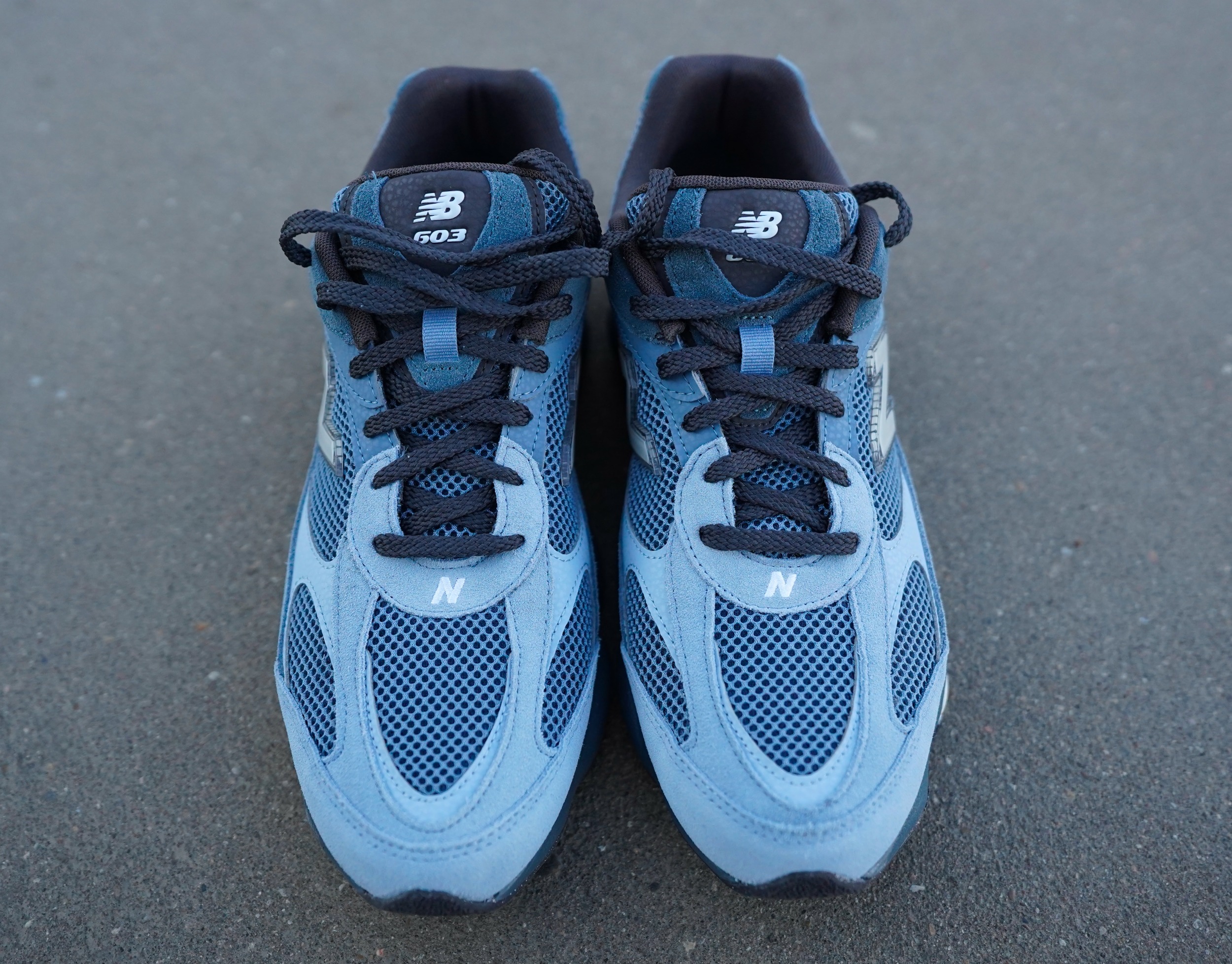 Довольно долго игнорил 630-е New Balance, но исследовательский интерес взял верх и вот вердикт. Ощущения... абсолютно ровные. Просто правильные, добротные педали для наматывания километров по комфортной городской среде. Довольно долго игнорил 630-е New Balance, но исследовательский интерес взял верх и вот вердикт. Ощущения... абсолютно ровные. Просто правильные, добротные педали для наматывания километров по комфортной городской среде.