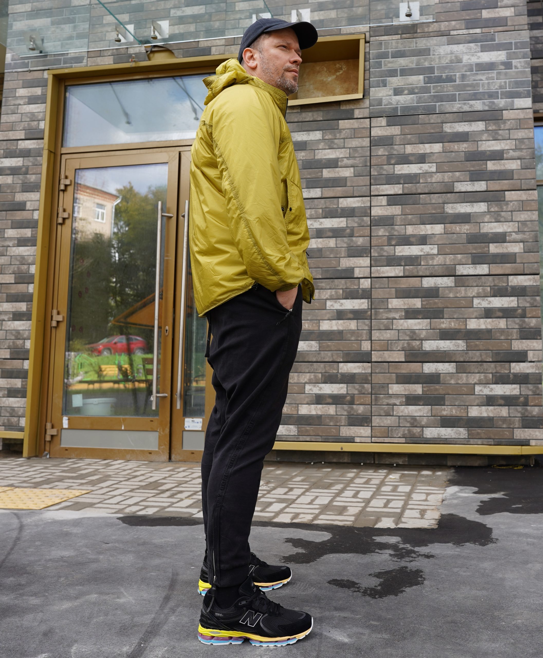 New Balance 1954r – это релиз 2026 года, вдохновленный эстетикой двухтысячных, и вобравший в себя детали успешных моделей бренда под номером 1906 и 2002. В отличие от других моделей бренда у New Balance 1954 нет архивных предшественников New Balance 1954r – это релиз 2026 года, вдохновленный эстетикой двухтысячных, и вобравший в себя детали успешных моделей бренда под номером 1906 и 2002. В отличие от других моделей бренда у New Balance 1954 нет архивных предшественников