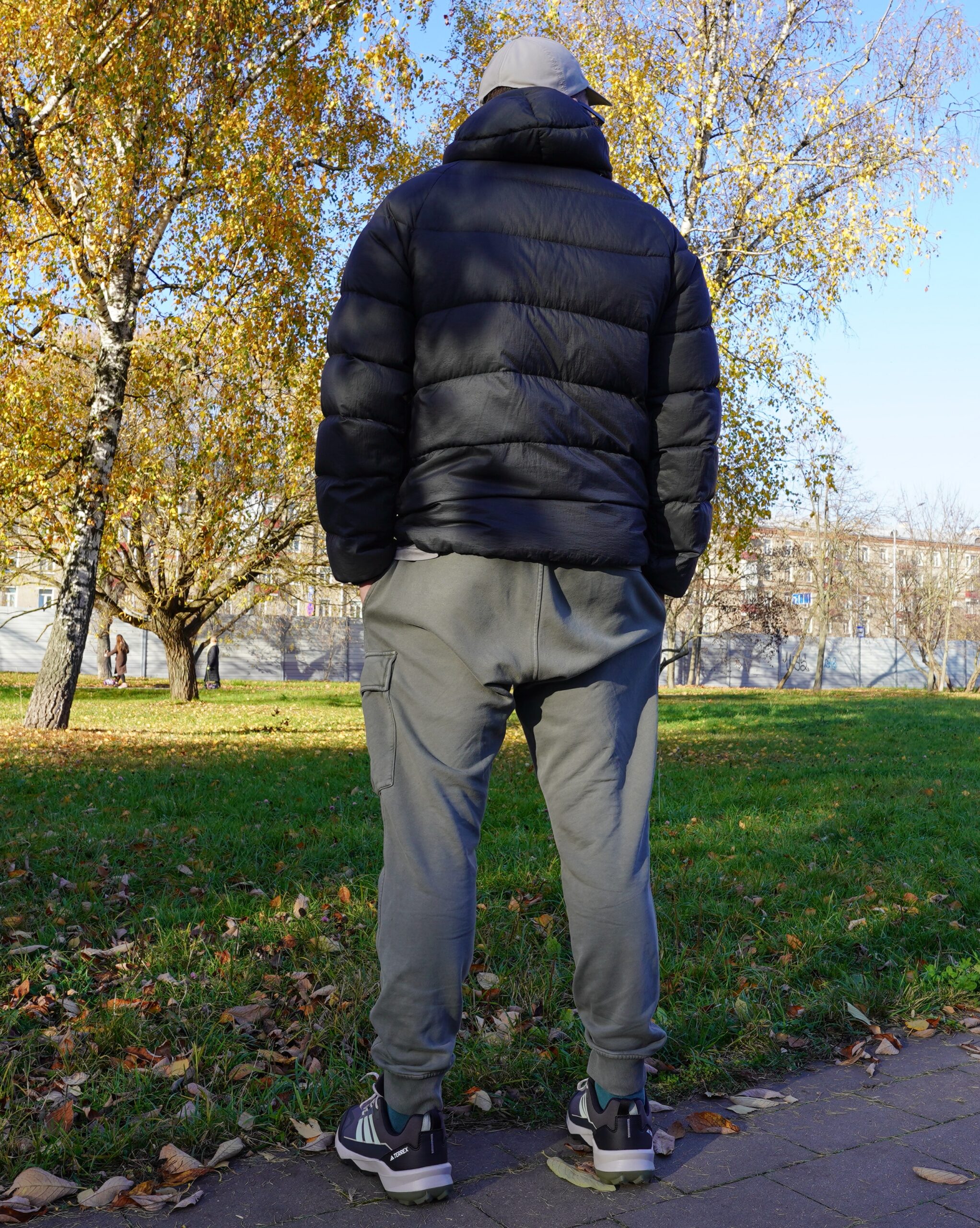 Давно я вам не закидывал про adidas. И тут смотрю лежат они! Три полоски, понимаете? Не две, не четыре, как у тех, кто считать не умеет, а три. Это же уже давно как код ДНК. Давно я вам не закидывал про adidas. И тут смотрю лежат они! Три полоски, понимаете? Не две, не четыре, как у тех, кто считать не умеет, а три. Это же уже давно как код ДНК.