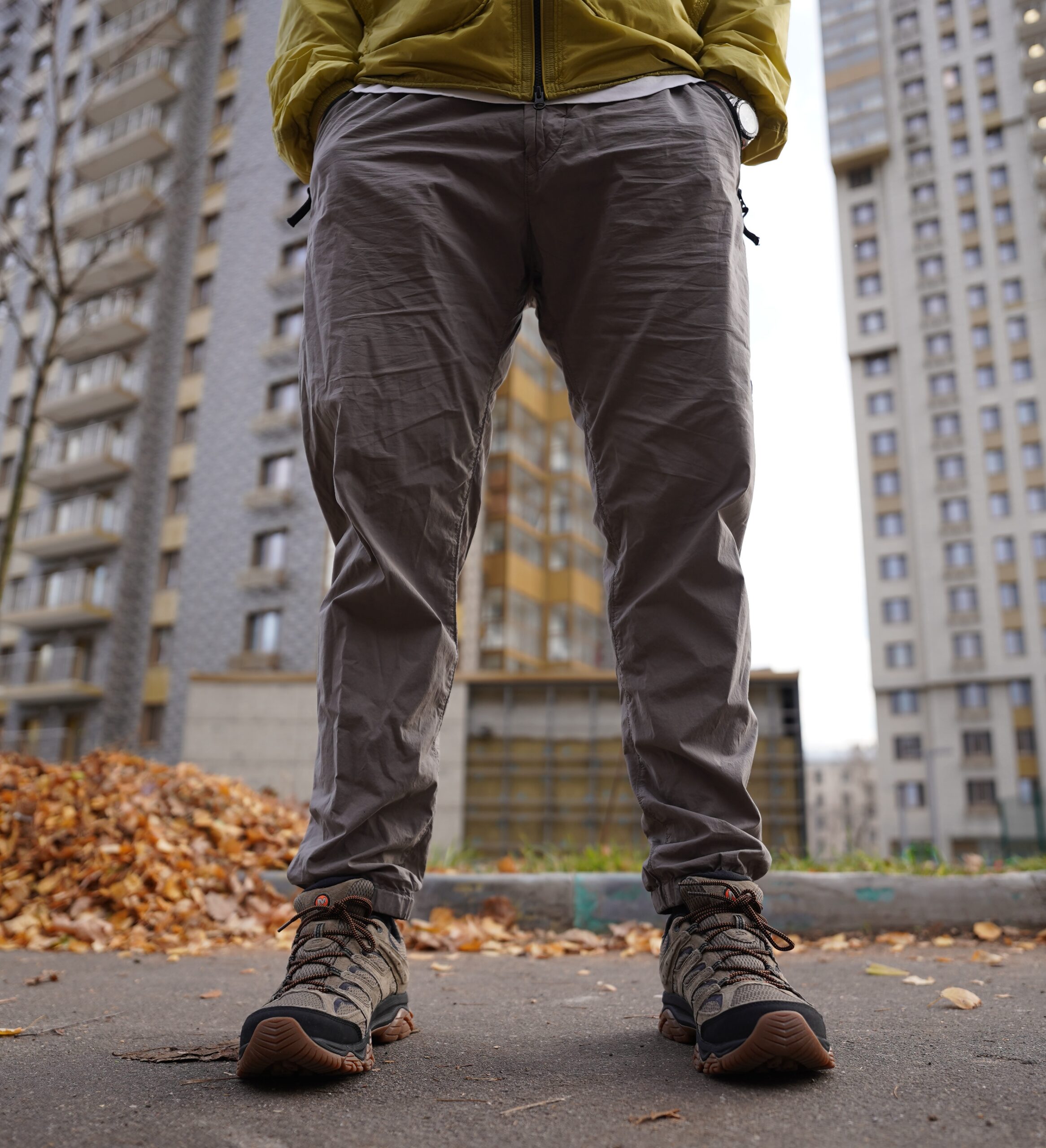 Короче, братва, сразу по-честному: дизайн у Merrell Moab 3 GTX - ну такое, для меня это не кайф-кайф. Хотя признаюсь, последнее время я к таким походным кроссам отношусь всё спокойнее - глаз привыкает. Но здесь вообще не про внешку. Здесь про качество и удобство, и вот тут Moab 3 GTX — это топчик линейки, без вариантов. Короче, братва, сразу по-честному: дизайн у Merrell Moab 3 GTX - ну такое, для меня это не кайф-кайф. Хотя признаюсь, последнее время я к таким походным кроссам отношусь всё спокойнее - глаз привыкает. Но здесь вообще не про внешку. Здесь про качество и удобство, и вот тут Moab 3 GTX — это топчик линейки, без вариантов.