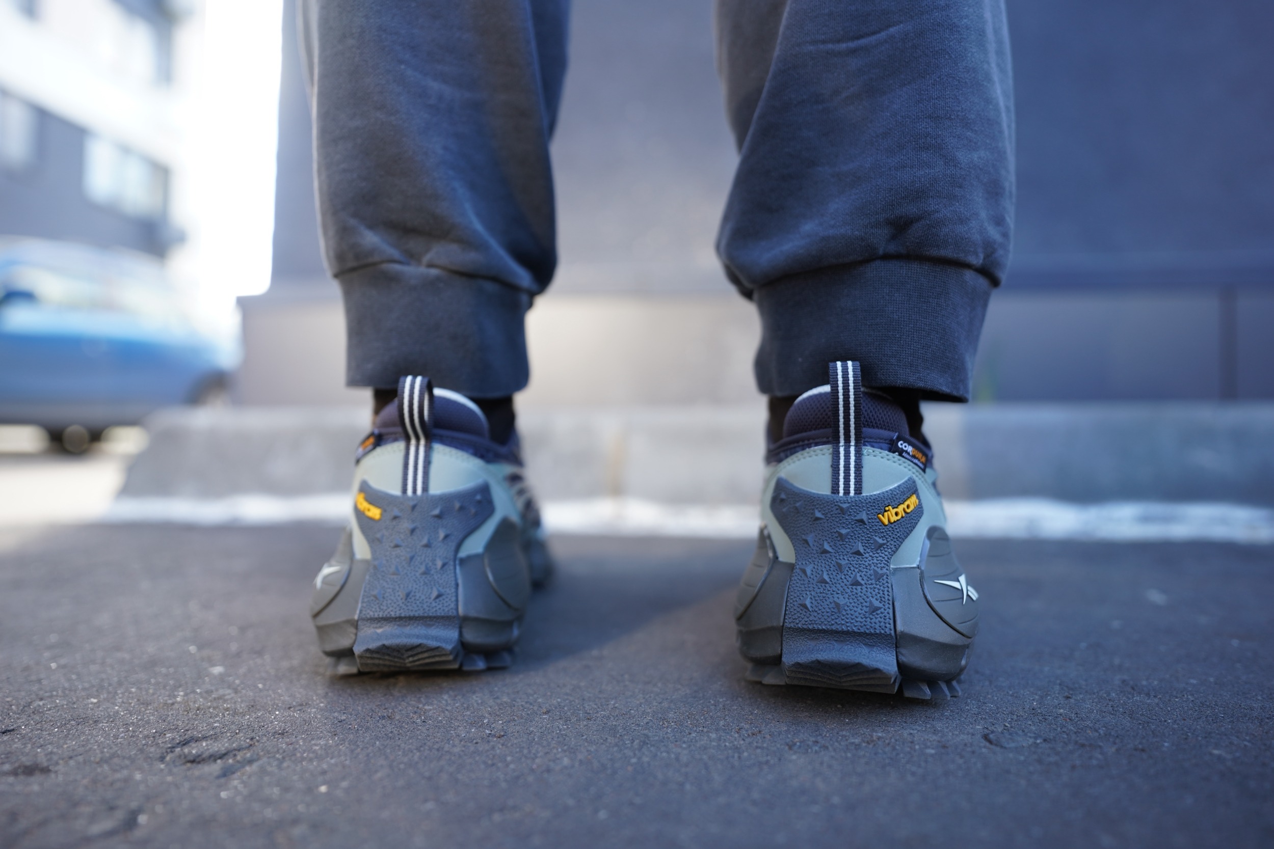 Так, Reebok. Вы все в курсе, что у меня с этим брендом отношения такие себе писал об этом уже раз сто и повторяться не буду. Но тут подумал: ладно, давай попробуем наладить беспроводную связь Edge. Так, Reebok. Вы все в курсе, что у меня с этим брендом отношения такие себе писал об этом уже раз сто и повторяться не буду. Но тут подумал: ладно, давай попробуем наладить беспроводную связь Edge.
