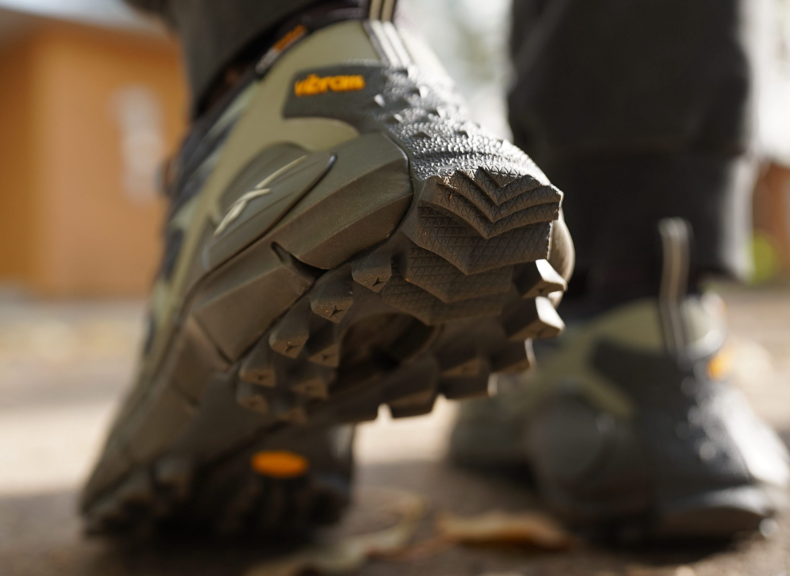 Так, Reebok. Вы все в курсе, что у меня с этим брендом отношения такие себе писал об этом уже раз сто и повторяться не буду. Но тут подумал: ладно, давай попробуем наладить беспроводную связь Edge. Так, Reebok. Вы все в курсе, что у меня с этим брендом отношения такие себе писал об этом уже раз сто и повторяться не буду. Но тут подумал: ладно, давай попробуем наладить беспроводную связь Edge.
