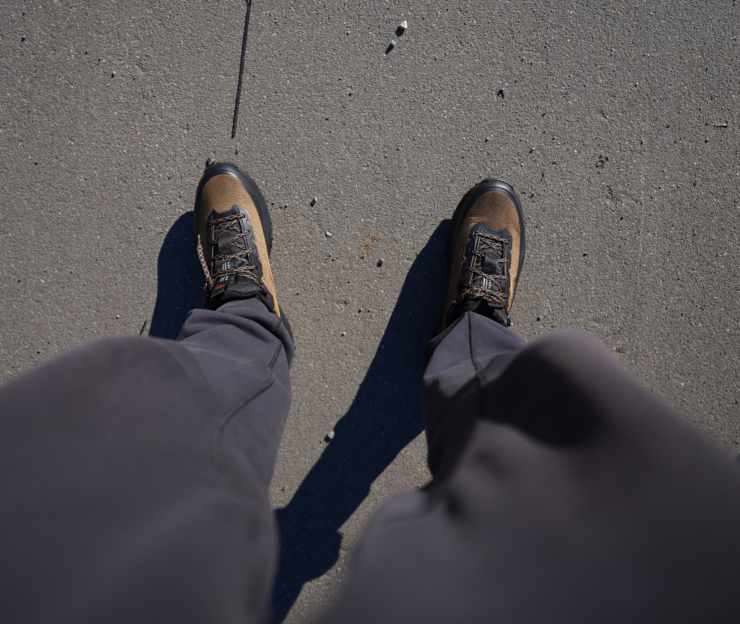 Cмотри сюда, щас покажу, как надо делать красиво! На обзоре Timberland Motion Access Low — чисто двигаюсь на золоте, поняли, да? Накинули золотишка сверху, чтоб издалека было видно, кто на районе папа. Вы только посмотрите на эту расцветку! Это ж просто лава, огонь, пожар! Cмотри сюда, щас покажу, как надо делать красиво! На обзоре Timberland Motion Access Low — чисто двигаюсь на золоте, поняли, да? Накинули золотишка сверху, чтоб издалека было видно, кто на районе папа. Вы только посмотрите на эту расцветку! Это ж просто лава, огонь, пожар!